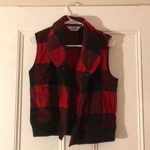 Cute wool vest with pockets!
